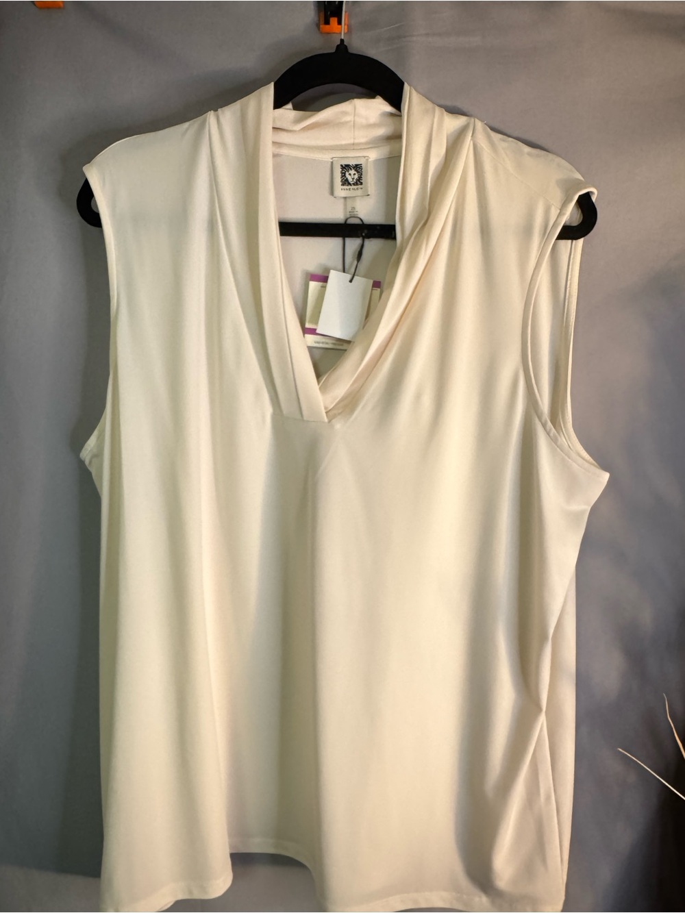 Anne Klein Sleeveless Cream V-Neck Draped Top